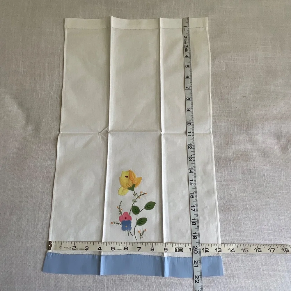 Hand Towels Lot 4 Hand Embroidered Floral Applique 22”x13” Vintage NEW